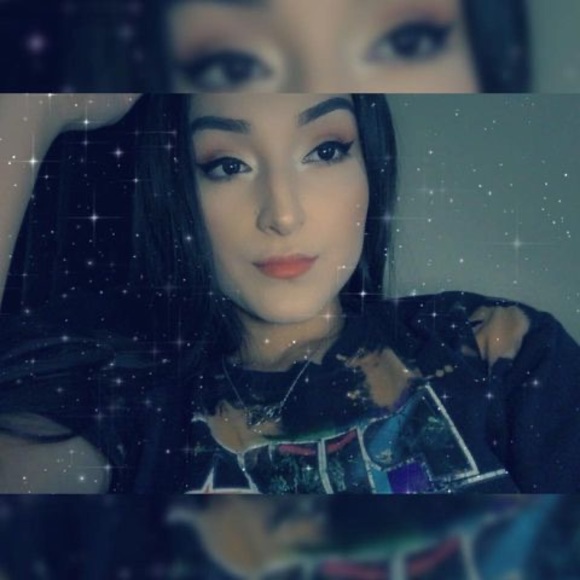 Meet your Posher, Maria - Picture 1 of 1